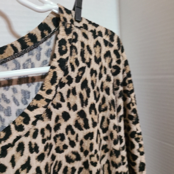 PIPHANY SIZE 2X SCOOP NECK LEOPARD PTINT ELASTIC CUFFS & HEM - Picture 2 of 8